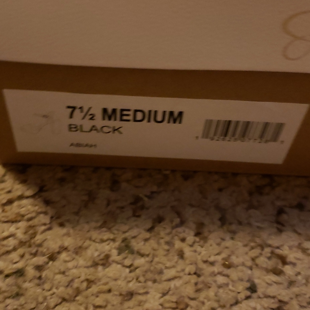 Sandles - Picture 4 of 4
